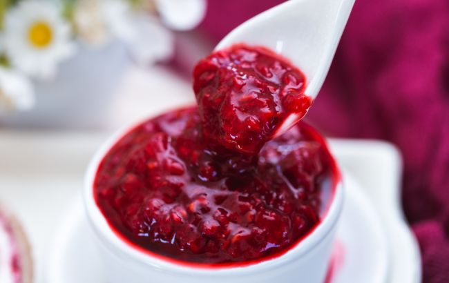 Готуємо смачне малинове варення на зиму з цілими ягодами: простий рецепт
